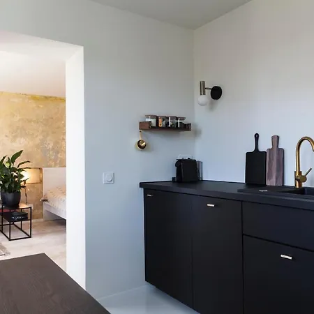 Uni Apartment